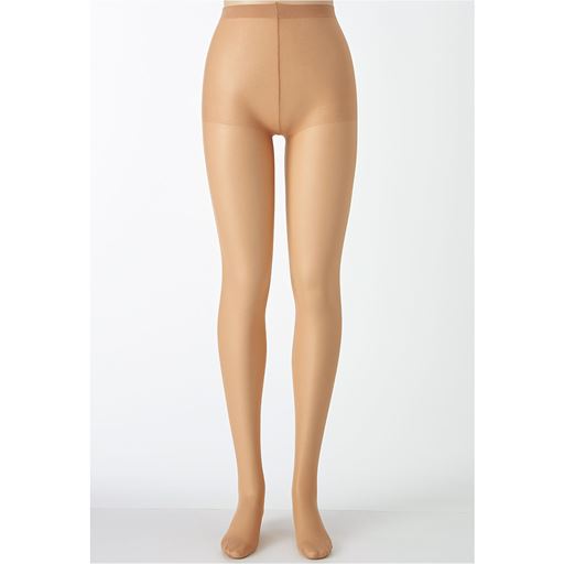 シルクベージュ(同色5足組) ※肌色のトルソーで撮影しているため、肌の色によって色の出方は異なります。