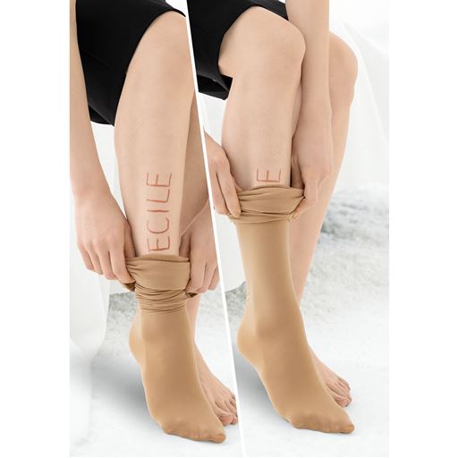 透けないベージュで、くすみやシミをしっかりカバー。ライトベージュ着用例