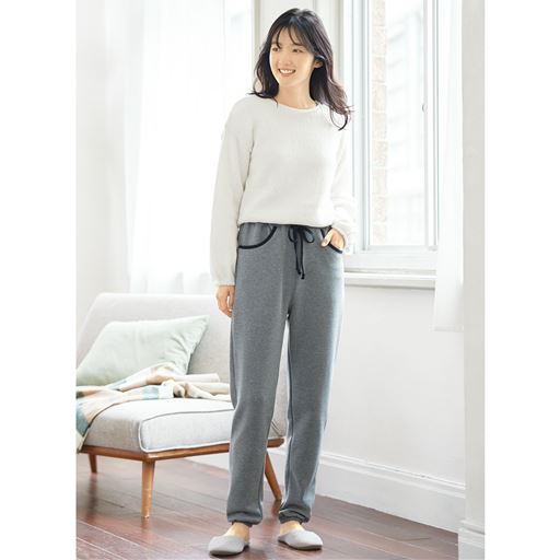 チャコールグレー 着用例