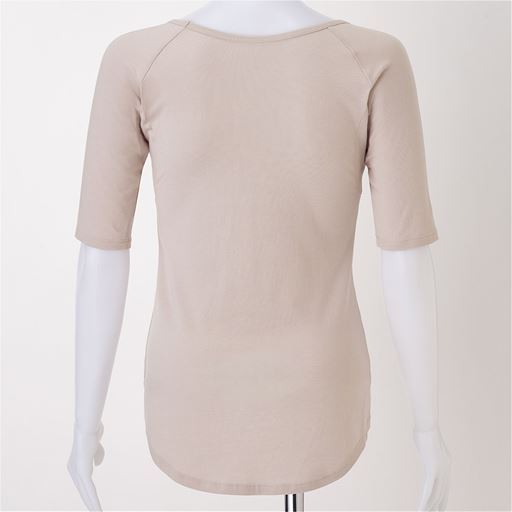 ライトグレージュ バックスタイル