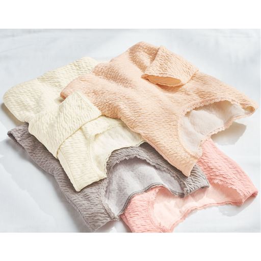 (上から)ピーチベージュ、アイボリホワイト、ローズグレー、スカロップシェル