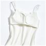 オフホワイト<br> 〈肌側〉 (1)見えてもOKなブラストラップ(2)胸元が浮かないようにパワーネットでおさえて安定感アップ(3)カップ台までウレタンシートで肌にフィットし安定(4)カップ断面約22mm 超厚手カップでキャミなのに美胸に!