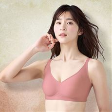 バストをやさしく包み込むワイヤレスブラ(ノンワイヤー・フルカップ)