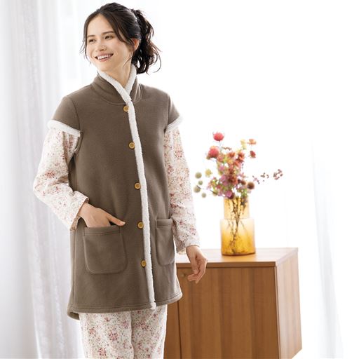 肩すっぽりの裏ボアお家ベスト