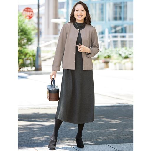 チャコールグレー コーディネート例