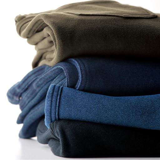 (上から)グレイッシュオリーブ、インディゴ、フェードブルー、ブラック