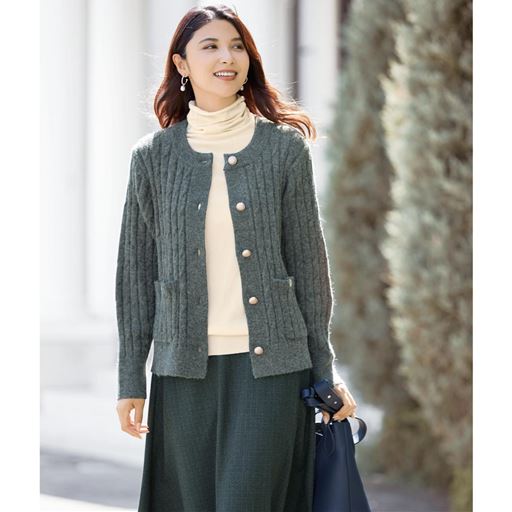 チャコールグレー