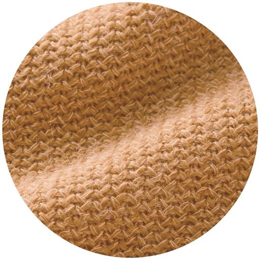 表情のある杢調のカットソー素材で軽い着心地