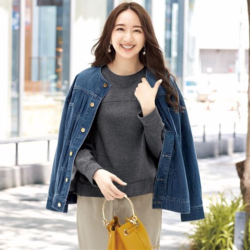 チャコールグレーコーディネート例