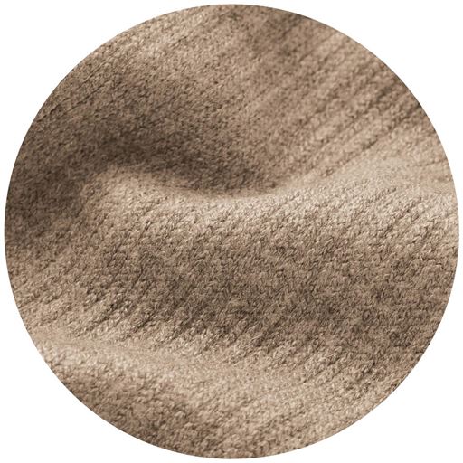 ベージュ うっすらと起毛した温かみのある細リブ