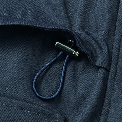 軽やかで暖か!ウエスト切り替え内側にシルエットの変化を楽しめるドロスト付き