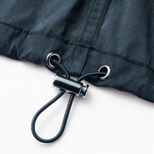 ラクな着心地で軽快!裾にシルエットの変化を楽しめるドロスト付き