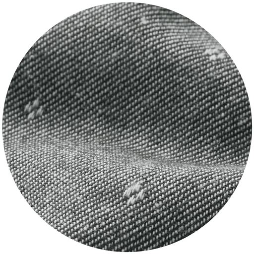 繊細なドビー織りで程よい厚みの綿混素材