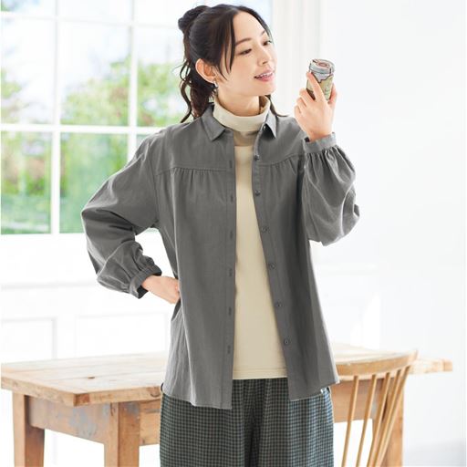 チャコールグレー