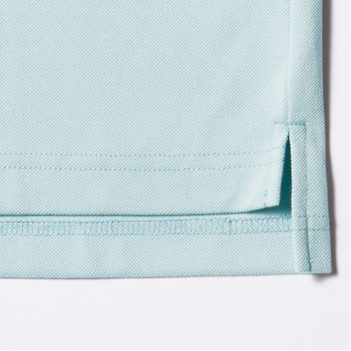 かがんでも背中が出にくい後ろ長め丈。<br>動きやすいサイドスリット入り。