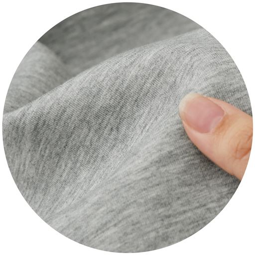 程よい光沢感があり柔らかな肌ざわり