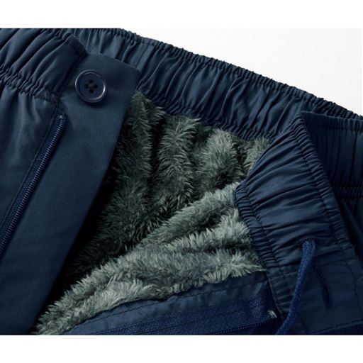 ウエスト総ゴム、便利な前開き仕様で脱ぎ着ラク。