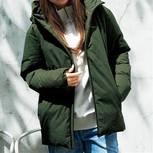 カーキ コーディネート例<br>女性モデル170cm Mサイズ着用