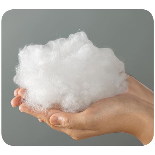 とにかく軽くて暖かい 通気性がよく暖かでふんわり軽い、自然由来の機能中わたを使用。