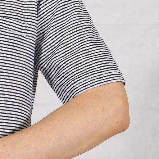 袖<br>ボーダー着用