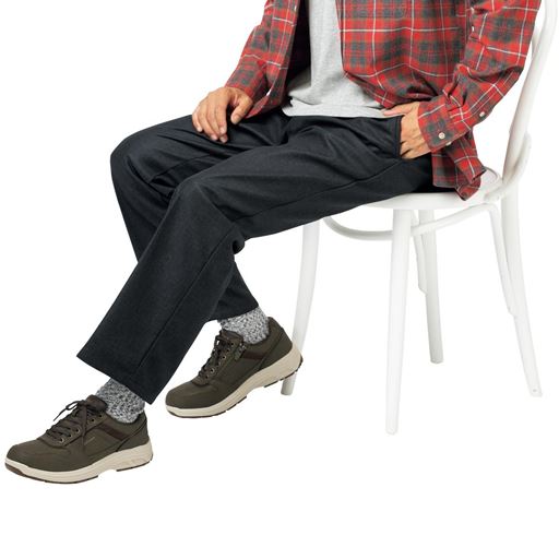 ダークグレー コーディネート例