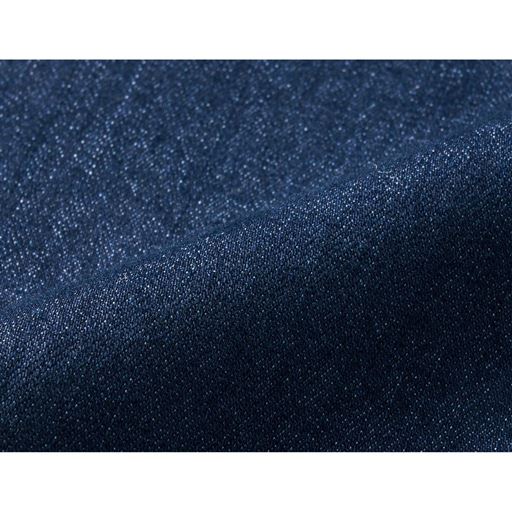 生地アップ 表地は、柔らかく伸びのよい素材