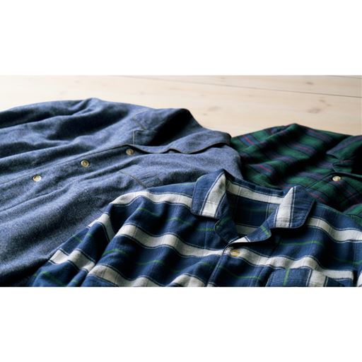 (上から時計まわりに)グレイッシュブルー、グリーン系、ネイビー系