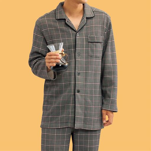 チャコールグレー コーディネート例