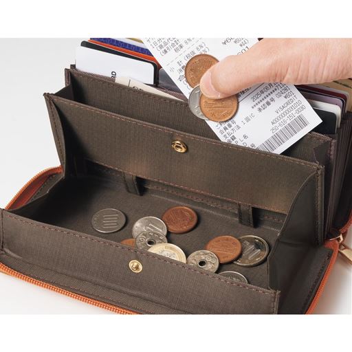 コインスルーで簡単仕分け コインとレシートを無造作に入れても…