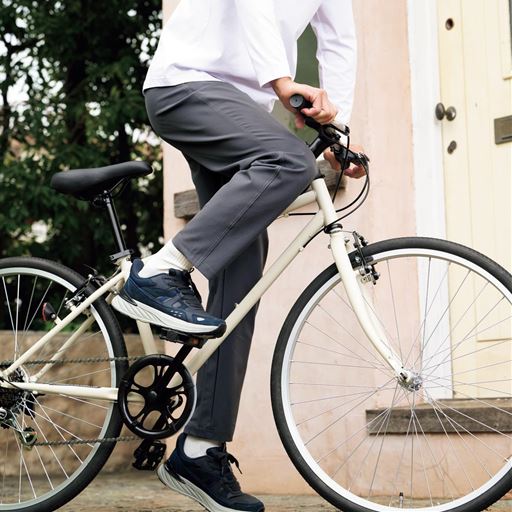 チャコールグレー コーディネート例