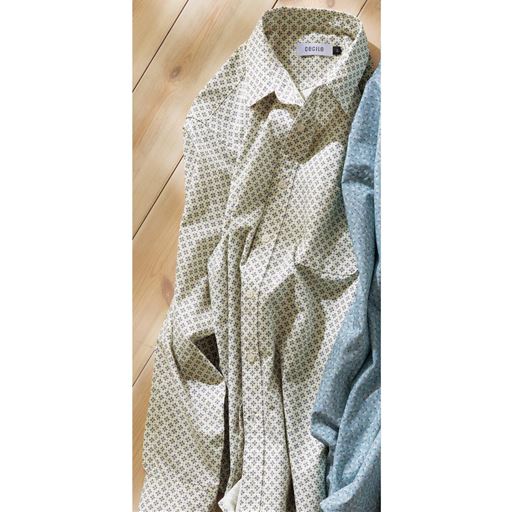 オフホワイト系