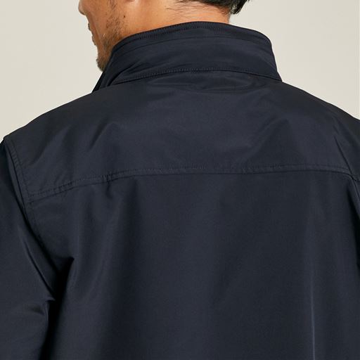 衿の中にはフード入りのインフード仕様。<br>※イメージ写真、このカラーの商品は販売しておりません