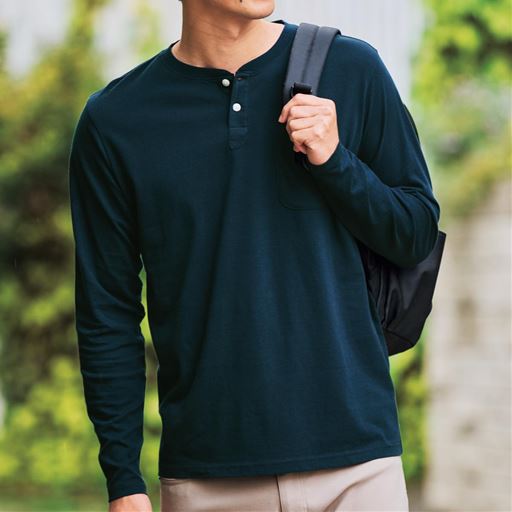 ダークネイビー コーディネート例