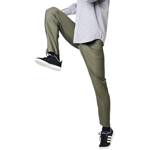 カーキ  コーディネート例