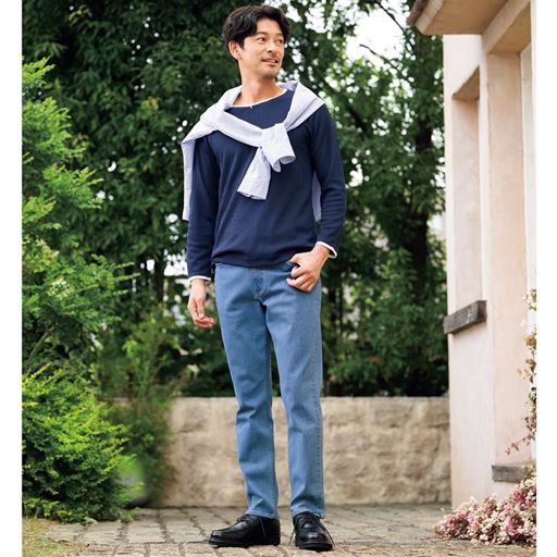 ライトブルー コーディネート例