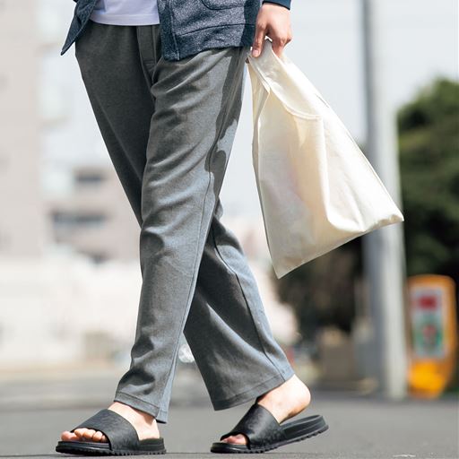 チャコールグレー<br>コーディネート例