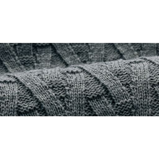 やや薄手でさらりとした風合いのニット素材。