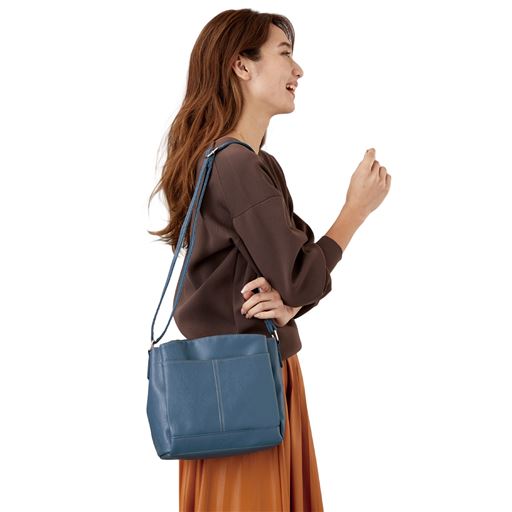 グレイッシュブルー