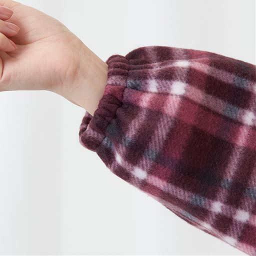 水仕事に便利な袖口ゴム仕様