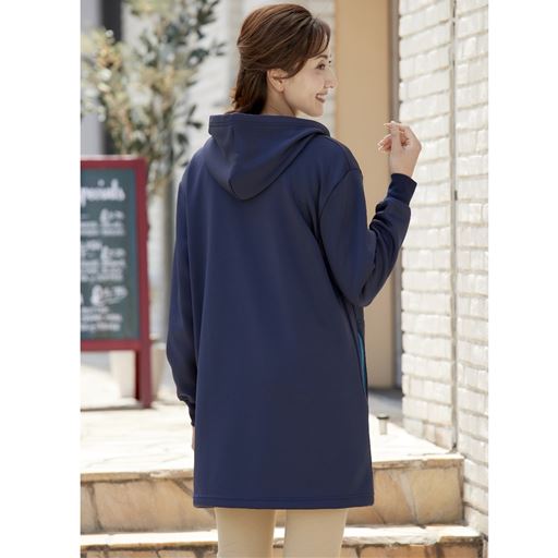 ネイビー<br><br>バックスタイル