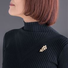 シェルリーフモチーフブローチ