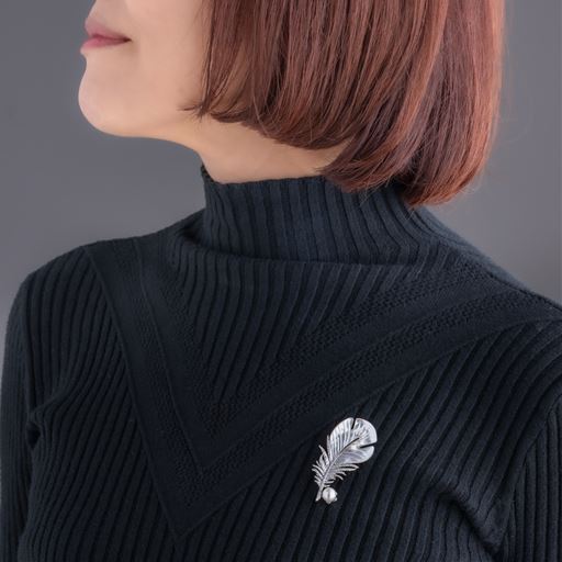 シェル フェザーモチーフブローチ