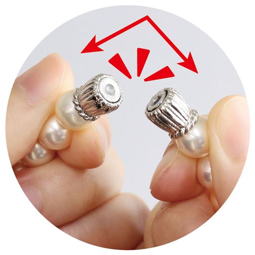 留め具はマグネットで着脱簡単!