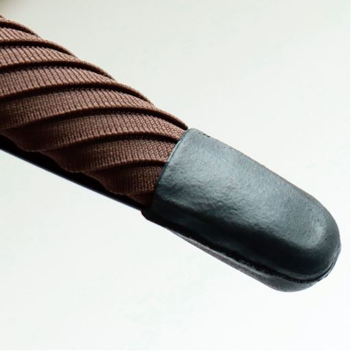 耳の後ろに当たる部分は長時間使用しても痛くなりにくいやわらかいキャップ付き。