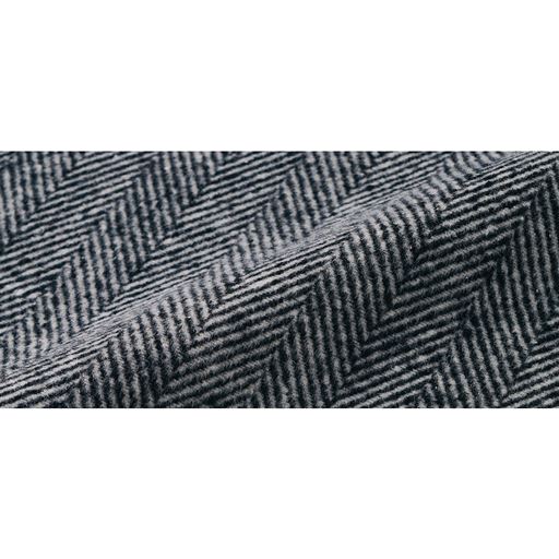 起毛したやや厚手の生地。