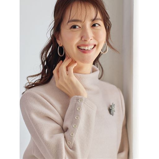 グレージュ<br>※アクセサリーは商品に含まれません。