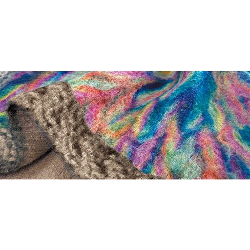 伸縮性がある厚手のニット。