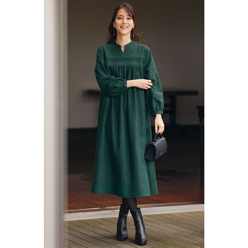 胸元レース使いワンピース