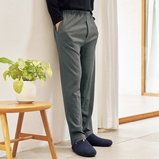 チャコールグレー コーディネート例