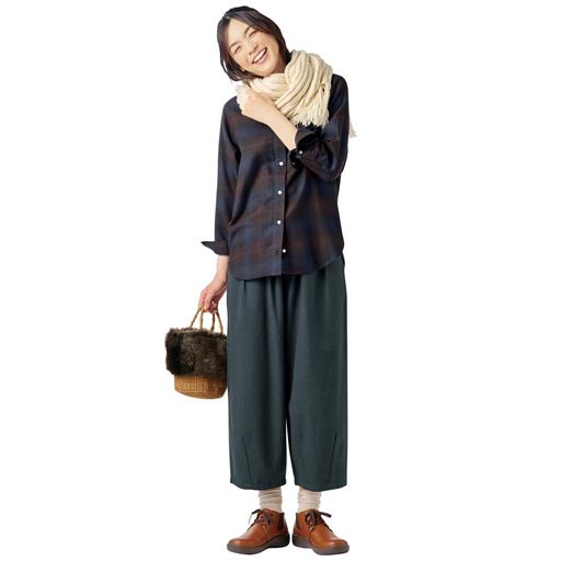 チャコールグレー コーディネート例